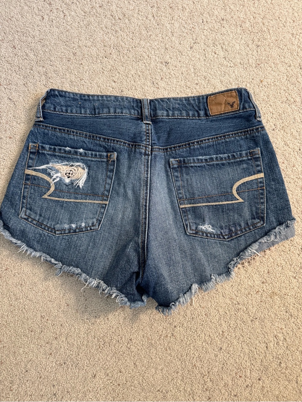 American Eagle Outfitters Dark Blue Distressed Denim Shorts Size 6 - Picture 3 of 9